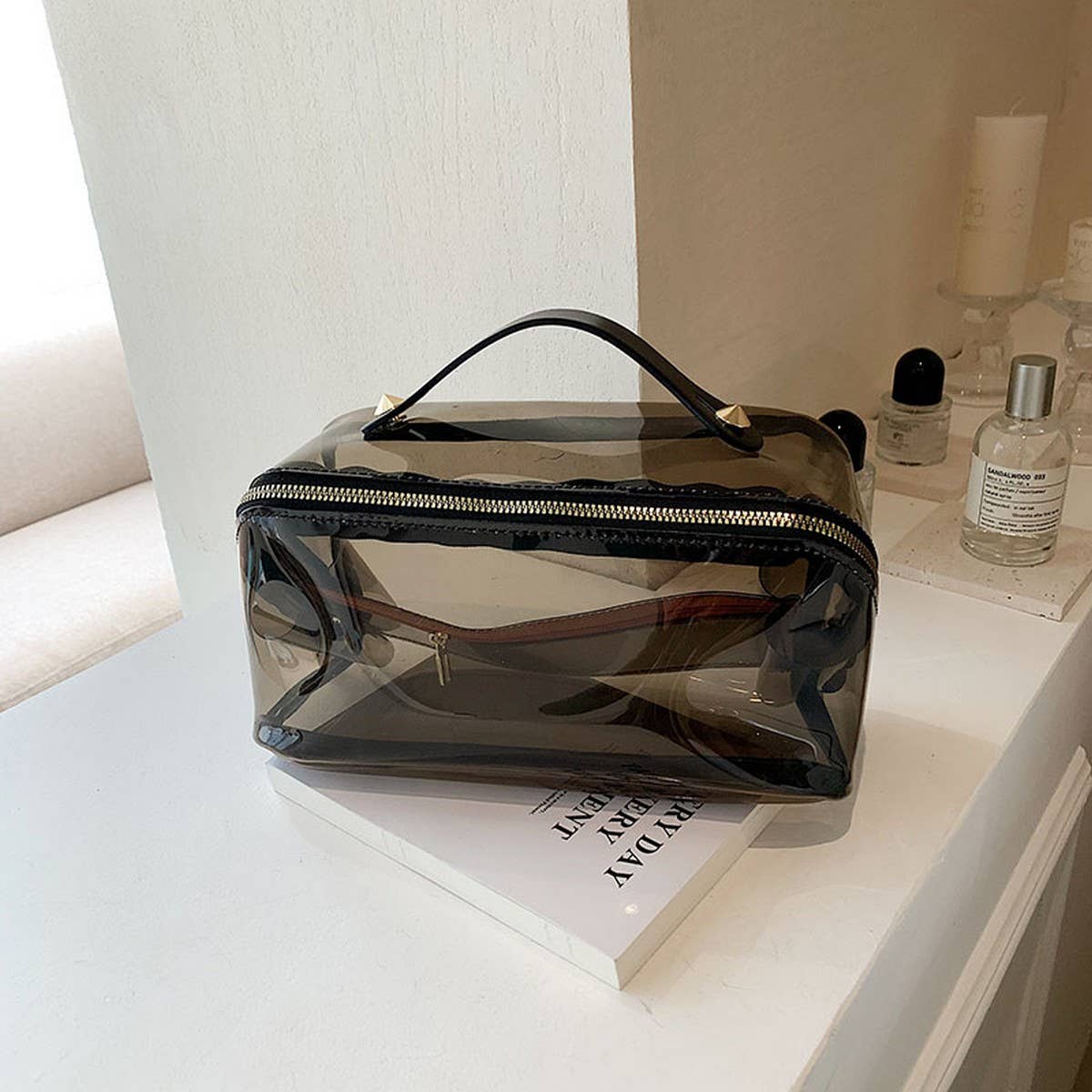 SIMPLE TRANSPARENT COSMETIC BAG