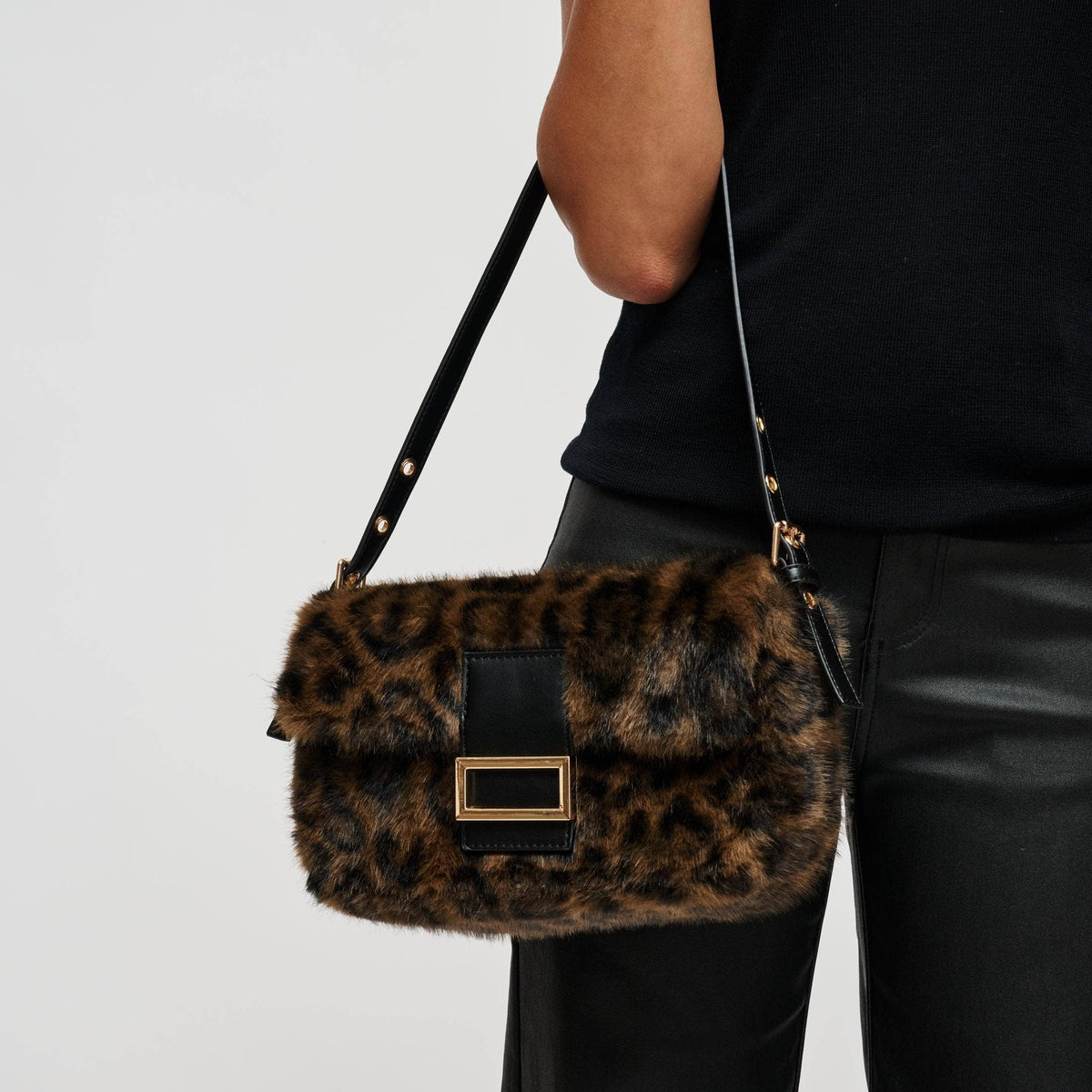 Beverly - Faux Fur Crossbody