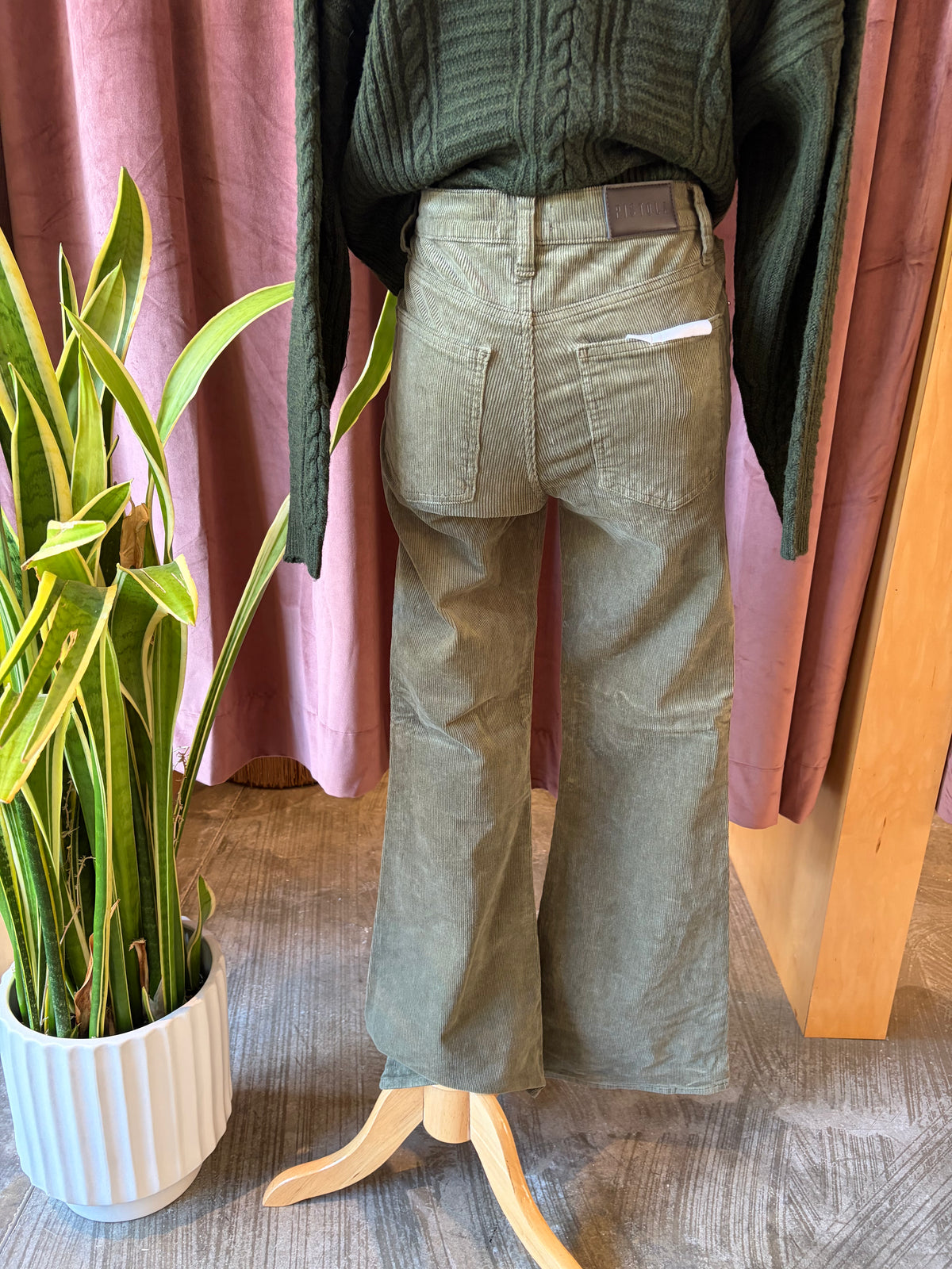 Kinsley Mid Rise Ultra Flare - Sequoia