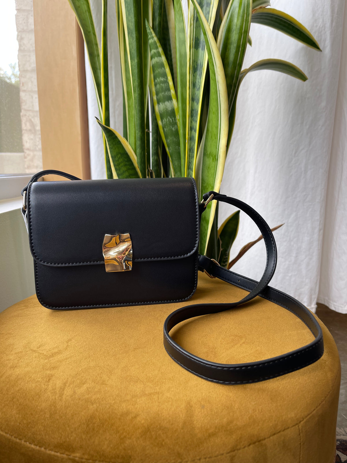 Chelsea Cross Body Bag - Assorted Colors